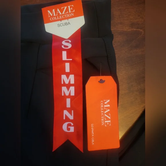 Maze Collection Slimming Pants - Picture 3 of 7